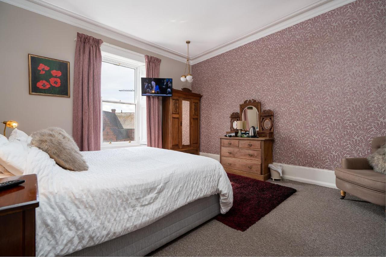 Antrim House Guest Rooms & Suites (Adults Only) Portrush Esterno foto