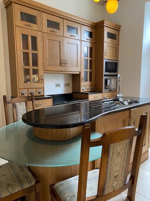 Antrim House Guest Rooms & Suites (Adults Only) Portrush Esterno foto