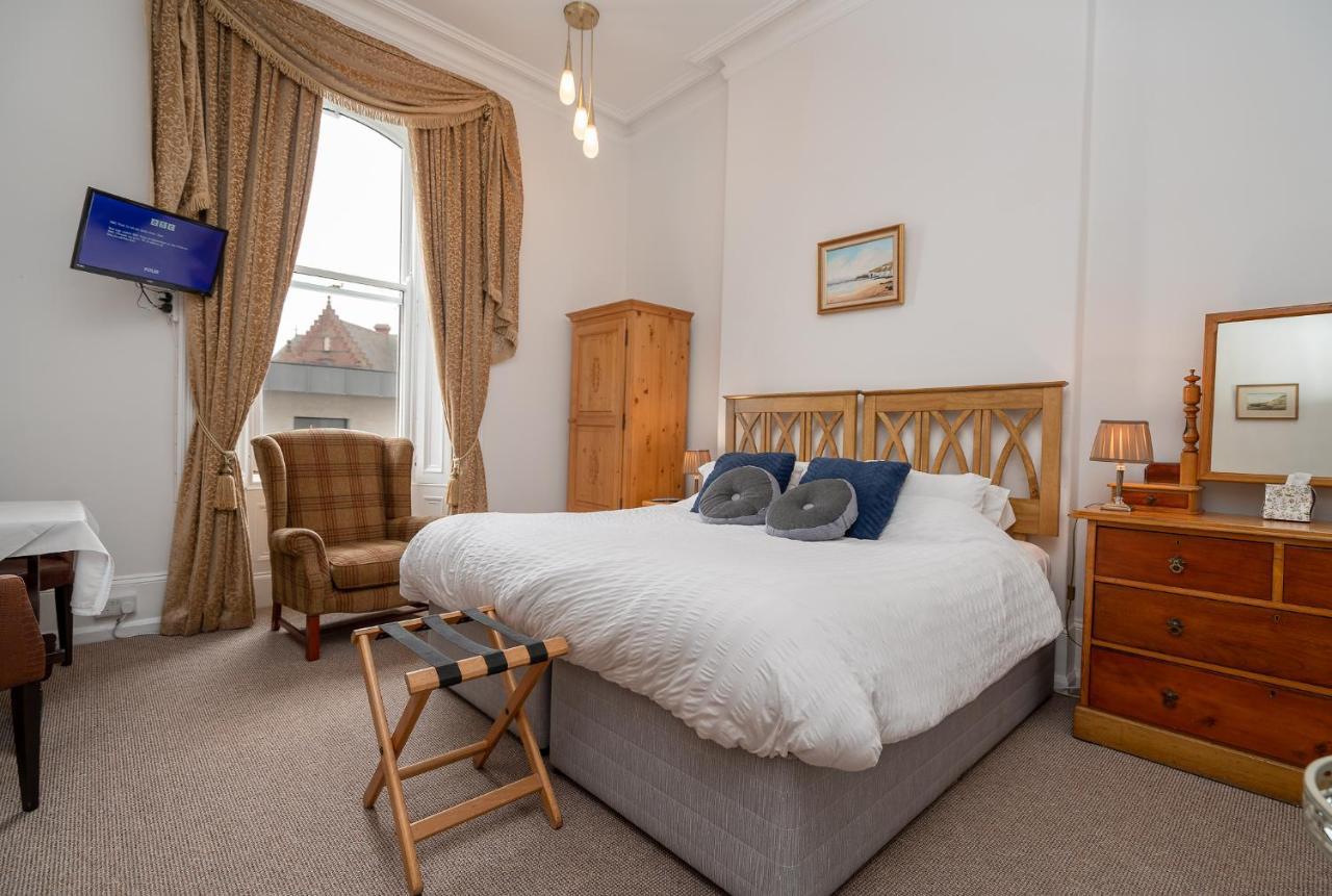 Antrim House Guest Rooms & Suites (Adults Only) Portrush Esterno foto