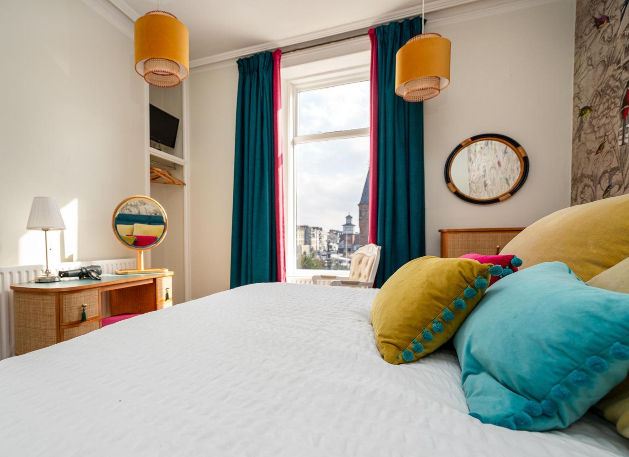 Antrim House Guest Rooms & Suites (Adults Only) Portrush Esterno foto