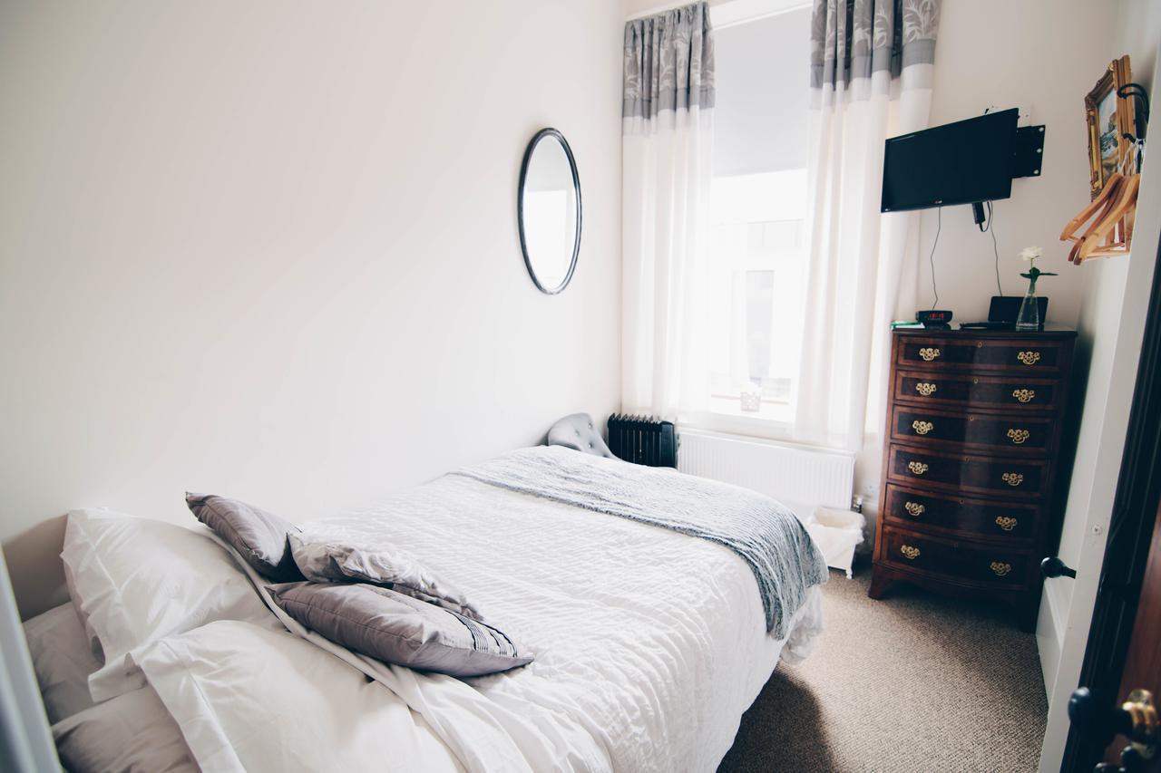 Antrim House Guest Rooms & Suites (Adults Only) Portrush Esterno foto